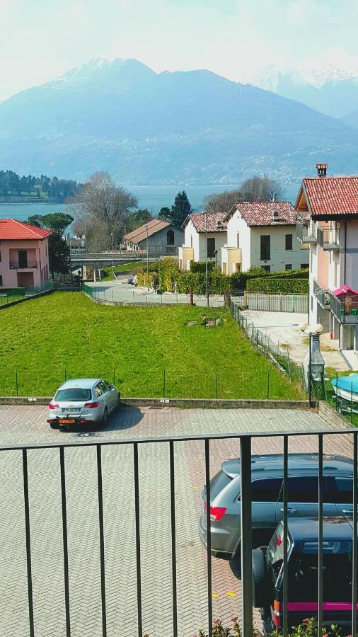 A due passi dalla spiaggia Colico Esterno foto